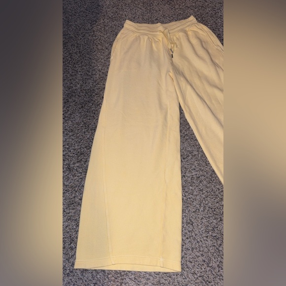 Aerie Butter Yellow Set (Shirt & Wide Leg Trouser) - Picture 9 of 16